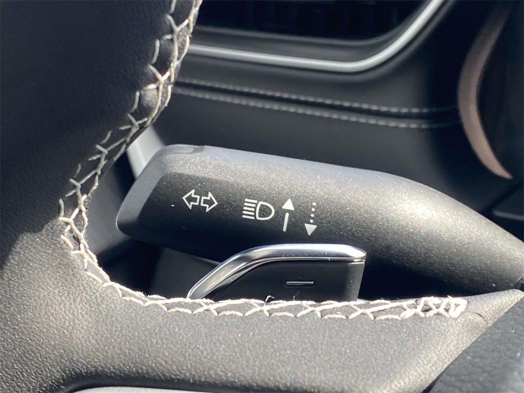 2025 Jeep Grand Cherokee GRAND CHEROKEE LAREDO 4X2