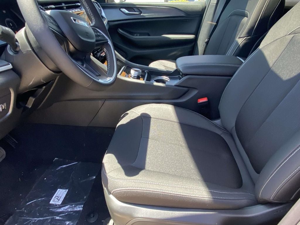 2026 Jeep Grand Cherokee GRAND CHEROKEE LAREDO X 4X2