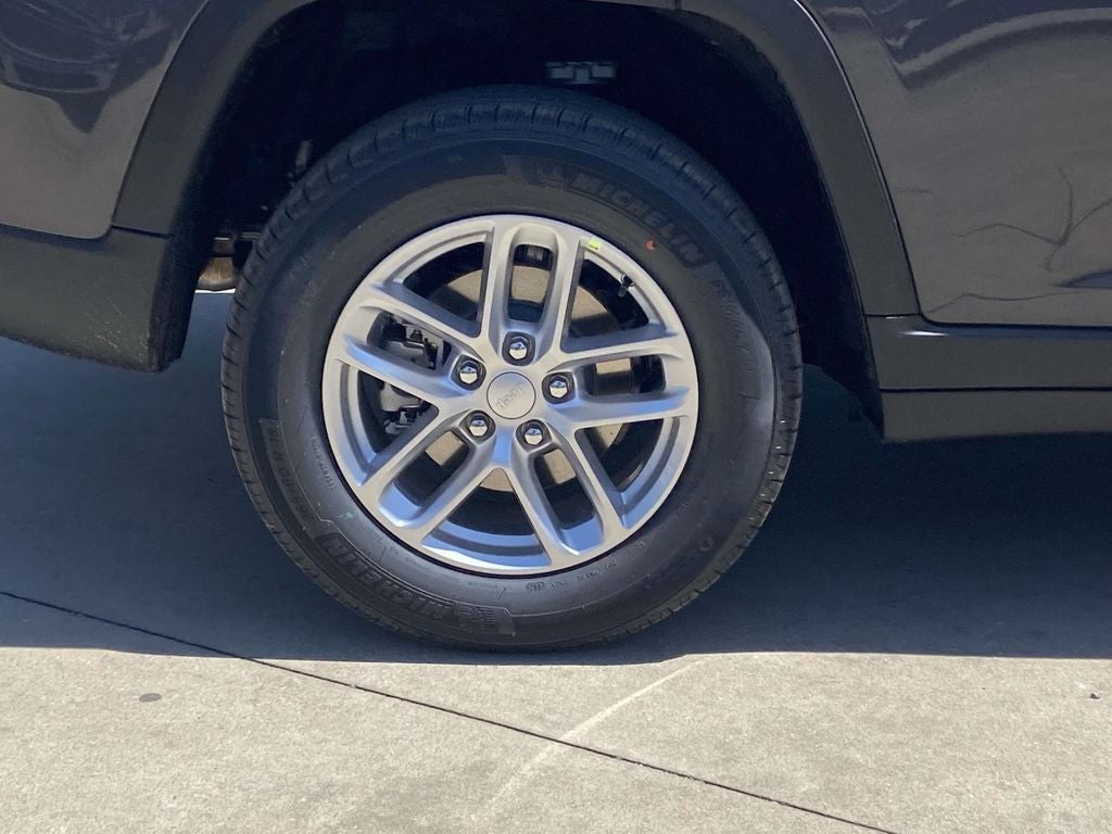 2026 Jeep Grand Cherokee GRAND CHEROKEE LAREDO X 4X2