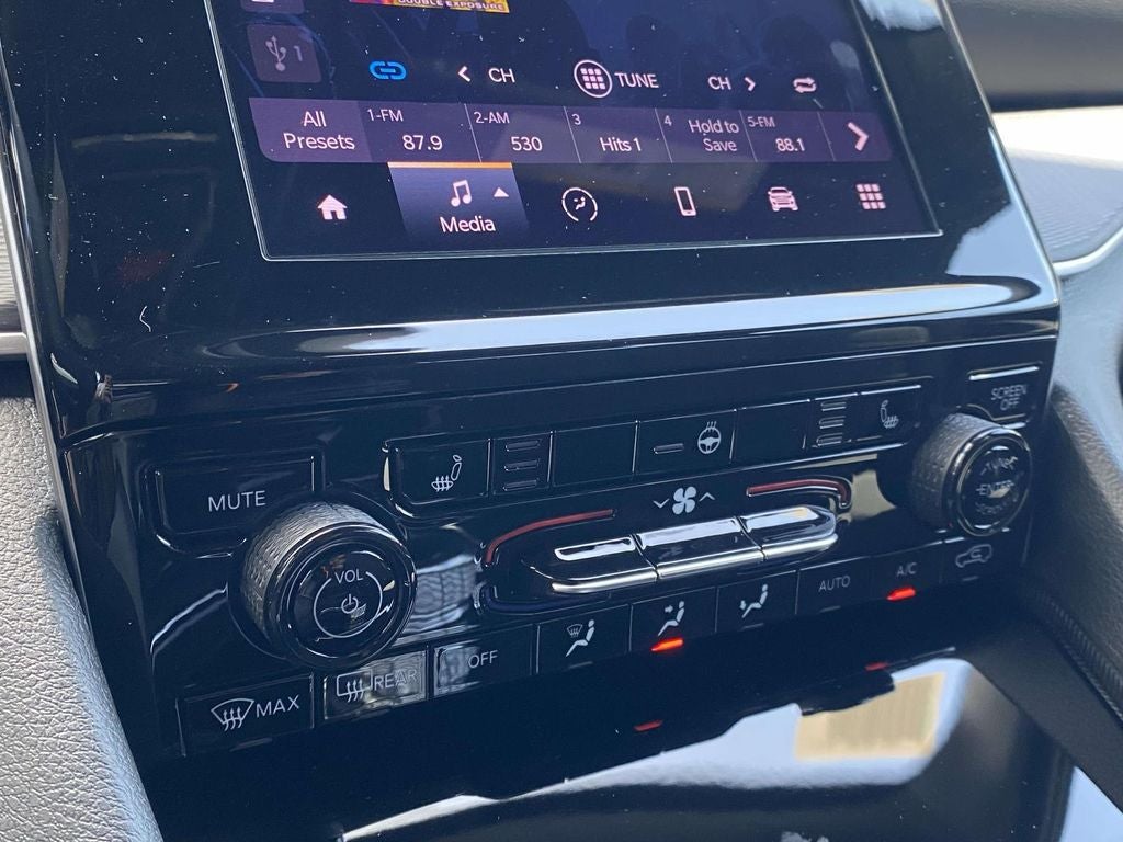 2026 Jeep Grand Cherokee GRAND CHEROKEE LAREDO X 4X2