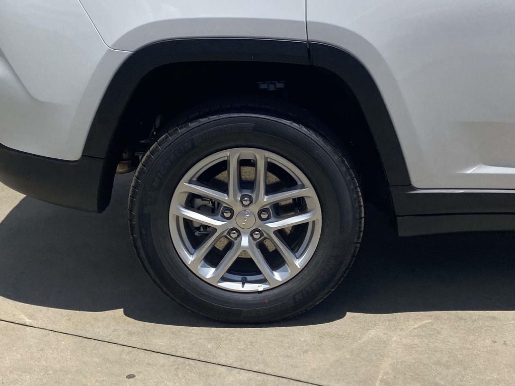 2026 Jeep Grand Cherokee GRAND CHEROKEE LAREDO X 4X2