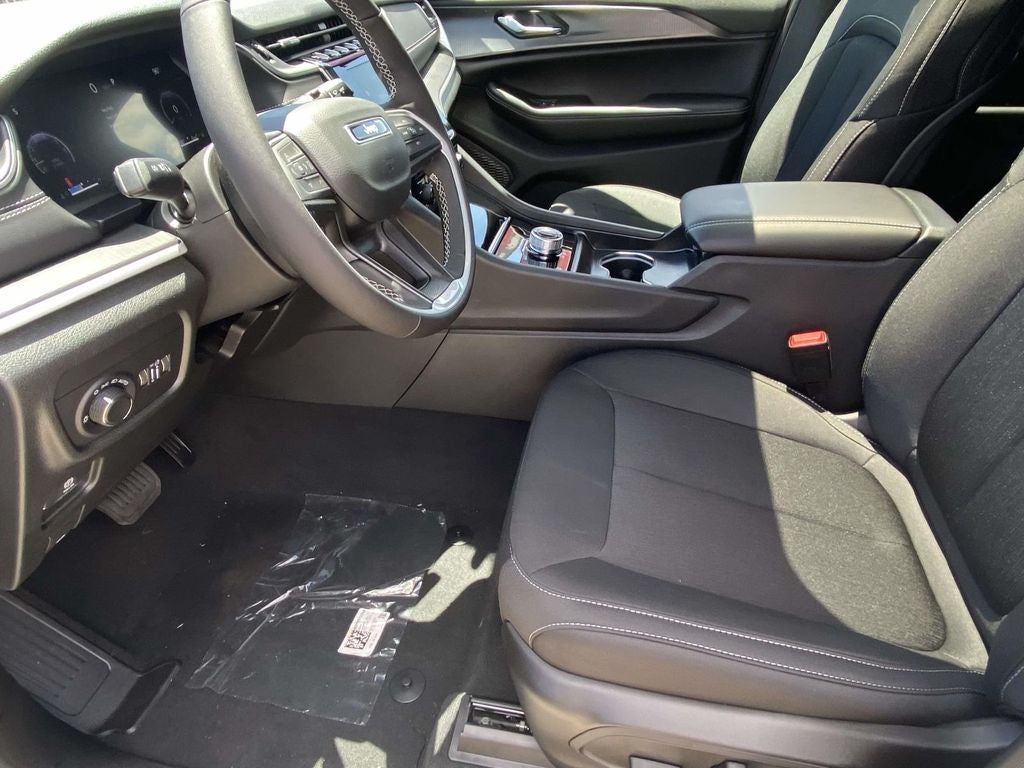 2026 Jeep Grand Cherokee GRAND CHEROKEE LAREDO X 4X2