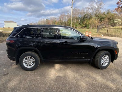 2025 Jeep Grand Cherokee GRAND CHEROKEE LAREDO 4X2