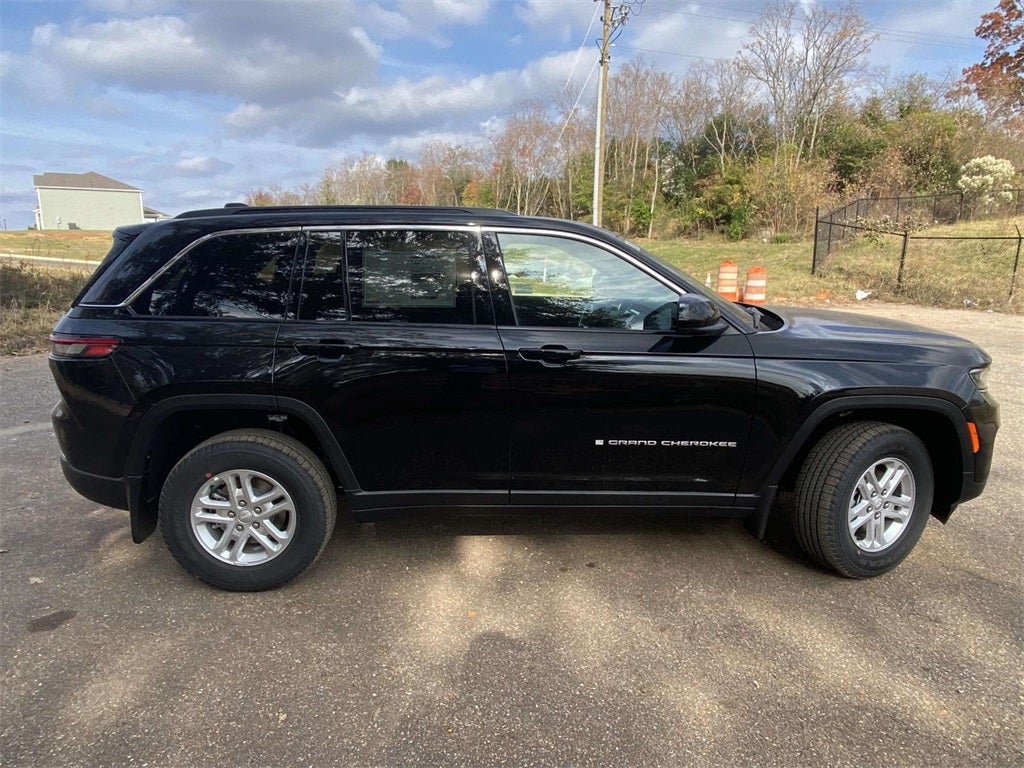 2025 Jeep Grand Cherokee GRAND CHEROKEE LAREDO 4X2