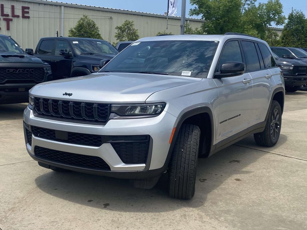 2026 Jeep Grand Cherokee GRAND CHEROKEE LAREDO ALTITUDE 4X2