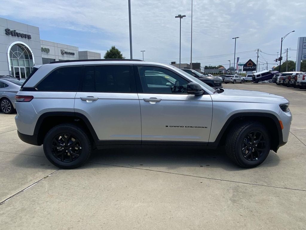 2026 Jeep Grand Cherokee GRAND CHEROKEE LAREDO ALTITUDE 4X2