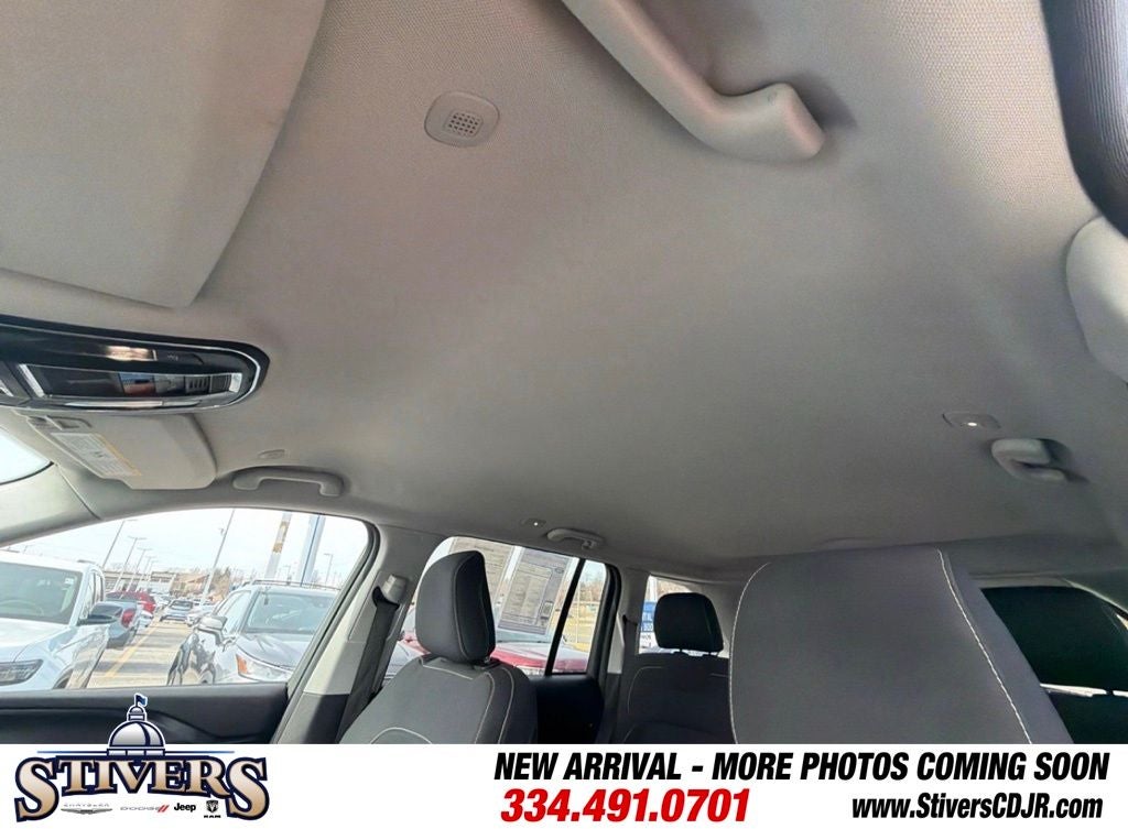 2023 Jeep Grand Cherokee Laredo 4x4