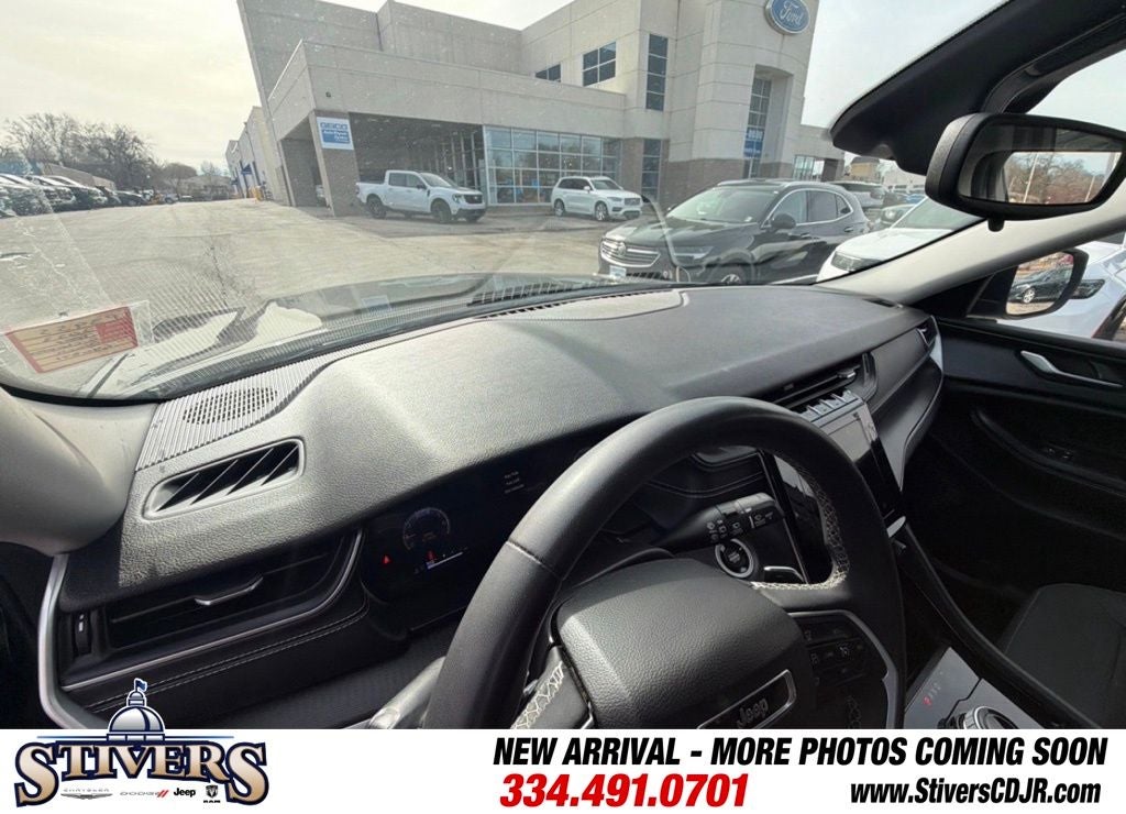 2023 Jeep Grand Cherokee Laredo 4x4