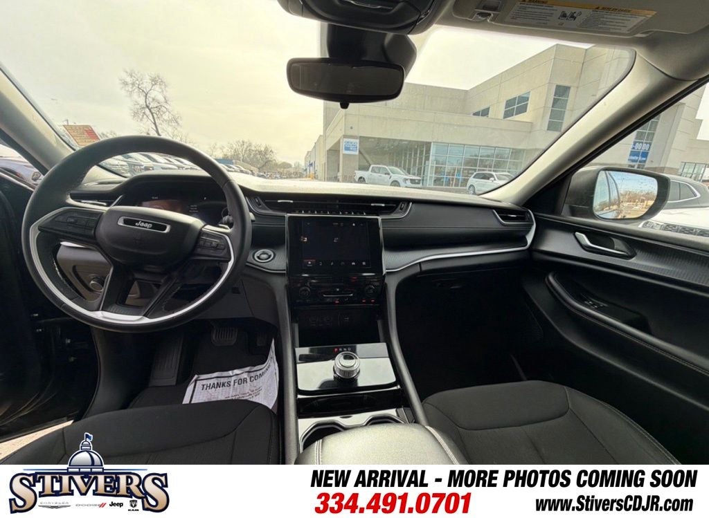 2023 Jeep Grand Cherokee Laredo 4x4