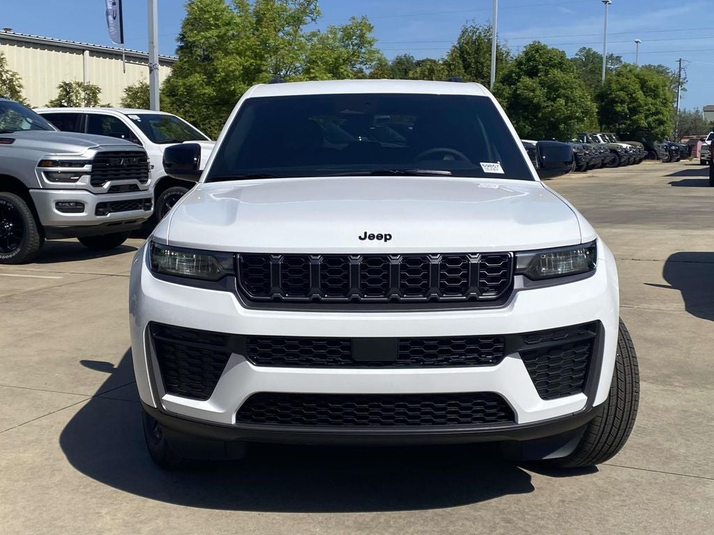 2026 Jeep Grand Cherokee GRAND CHEROKEE LAREDO ALTITUDE 4X4