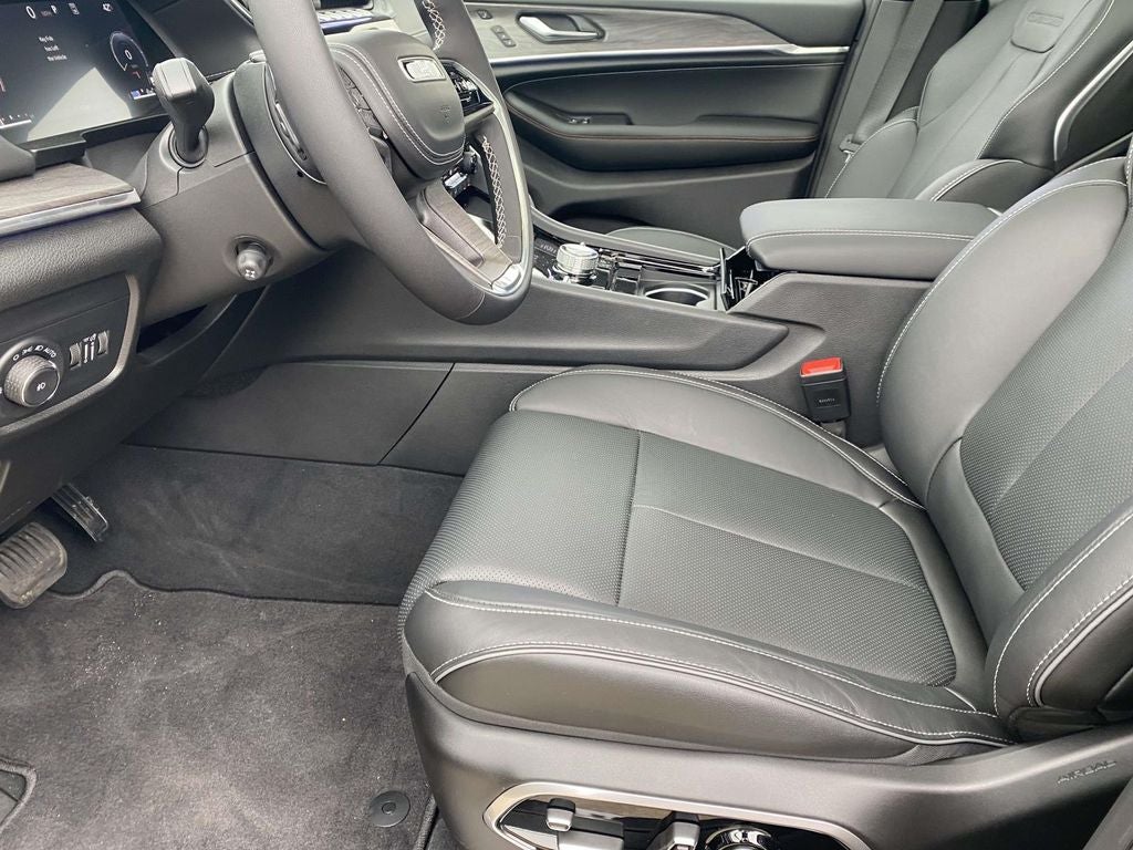 2025 Jeep Grand Cherokee GRAND CHEROKEE OVERLAND 4X4