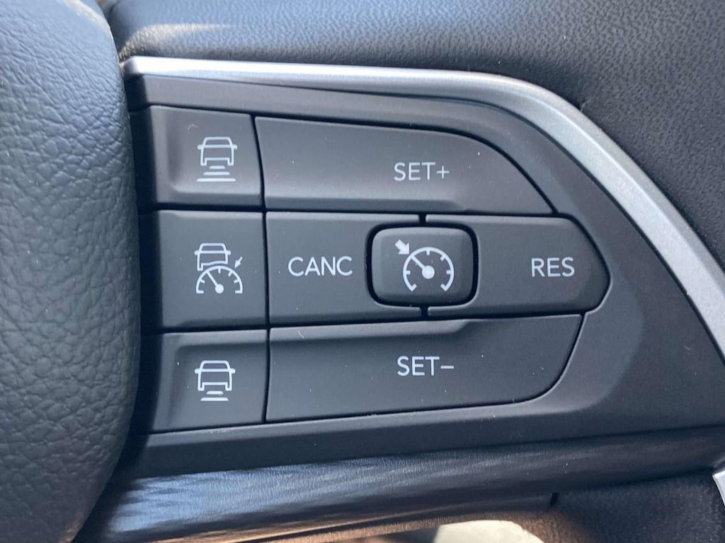 2026 Jeep Grand Cherokee GRAND CHEROKEE L LAREDO 4X2
