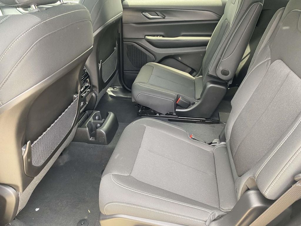 2026 Jeep Grand Cherokee GRAND CHEROKEE L LAREDO 4X2