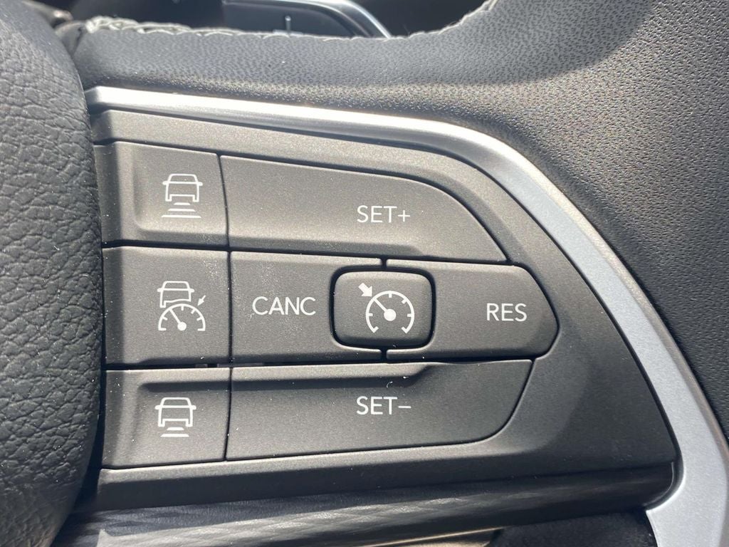 2026 Jeep Grand Cherokee GRAND CHEROKEE L LAREDO 4X2