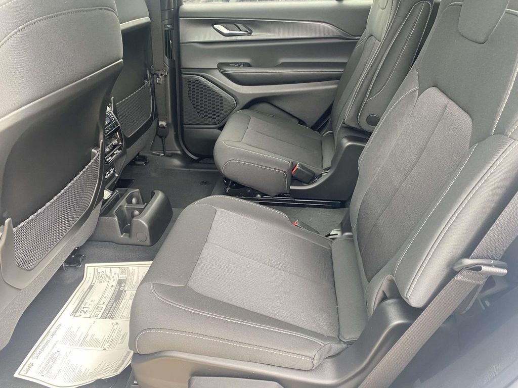 2026 Jeep Grand Cherokee GRAND CHEROKEE L LAREDO X 4X2