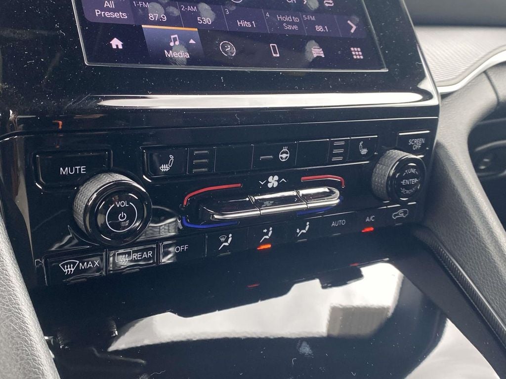 2026 Jeep Grand Cherokee GRAND CHEROKEE L LAREDO X 4X2