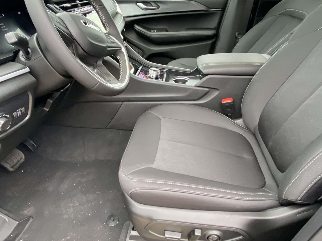 2026 Jeep Grand Cherokee GRAND CHEROKEE L LAREDO X 4X2
