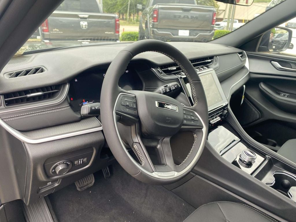 2026 Jeep Grand Cherokee GRAND CHEROKEE L LAREDO X 4X2