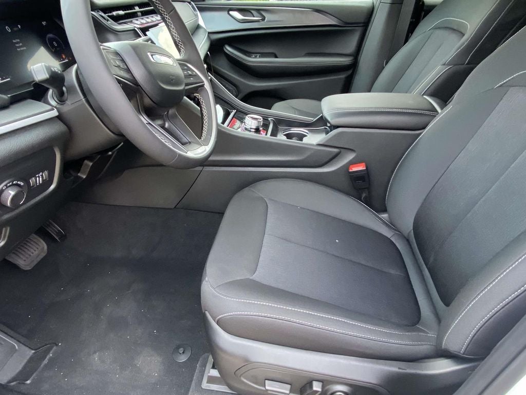 2026 Jeep Grand Cherokee GRAND CHEROKEE L LAREDO 4X2