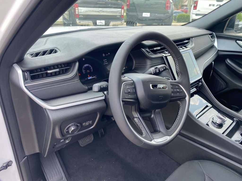 2026 Jeep Grand Cherokee GRAND CHEROKEE L LAREDO 4X2