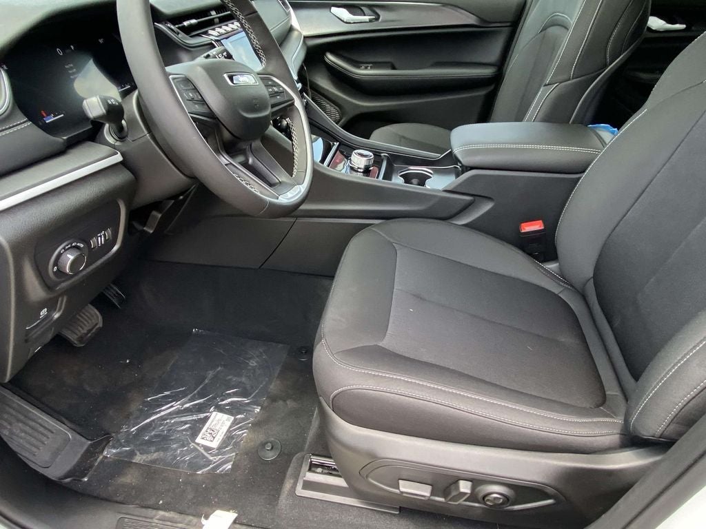 2026 Jeep Grand Cherokee GRAND CHEROKEE L LAREDO X 4X2