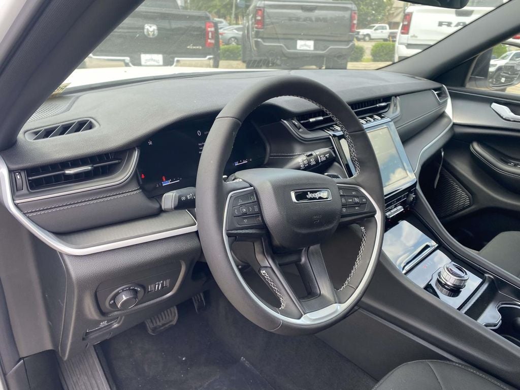 2026 Jeep Grand Cherokee GRAND CHEROKEE L LAREDO X 4X2
