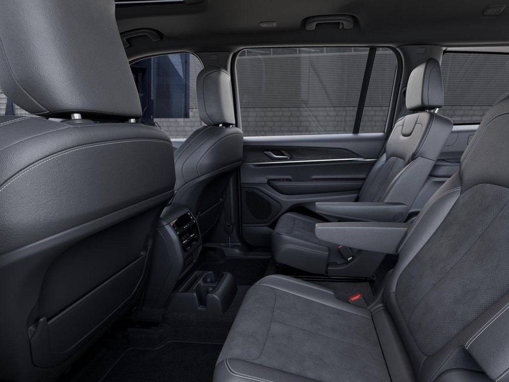 2026 Jeep Grand Cherokee GRAND CHEROKEE L LAREDO ALTITUDE 4X2