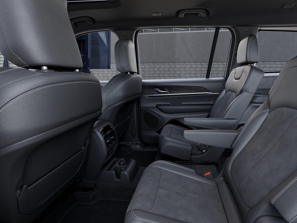 2026 Jeep Grand Cherokee GRAND CHEROKEE L LAREDO ALTITUDE 4X2