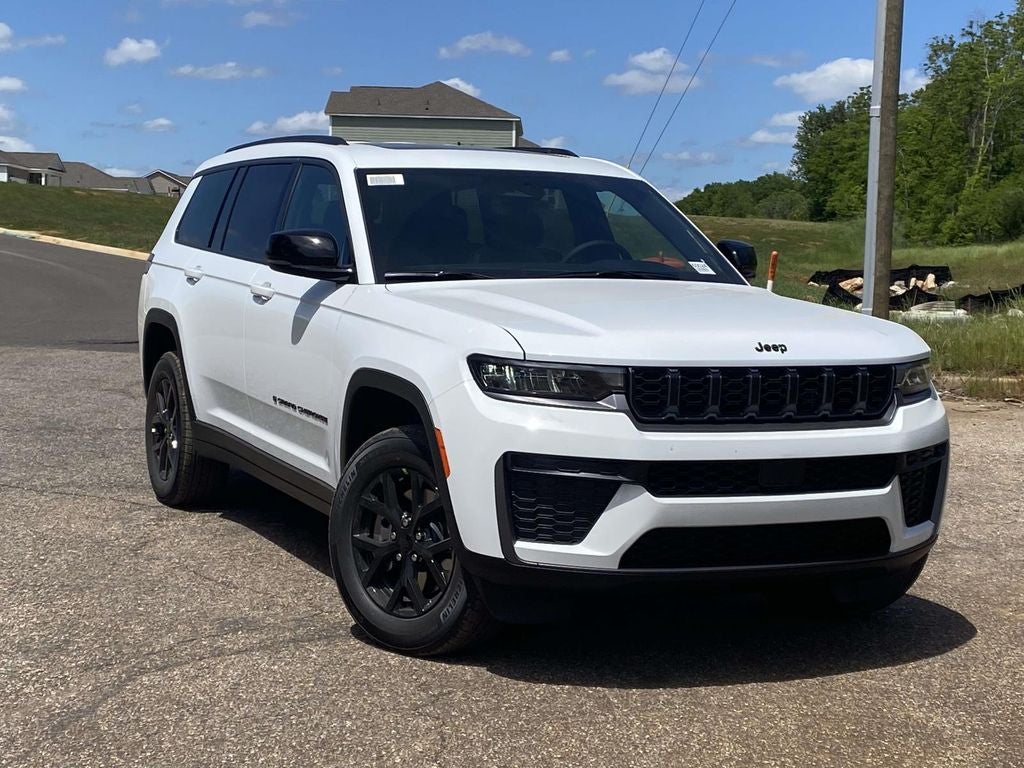2026 Jeep Grand Cherokee GRAND CHEROKEE L LAREDO ALTITUDE 4X2