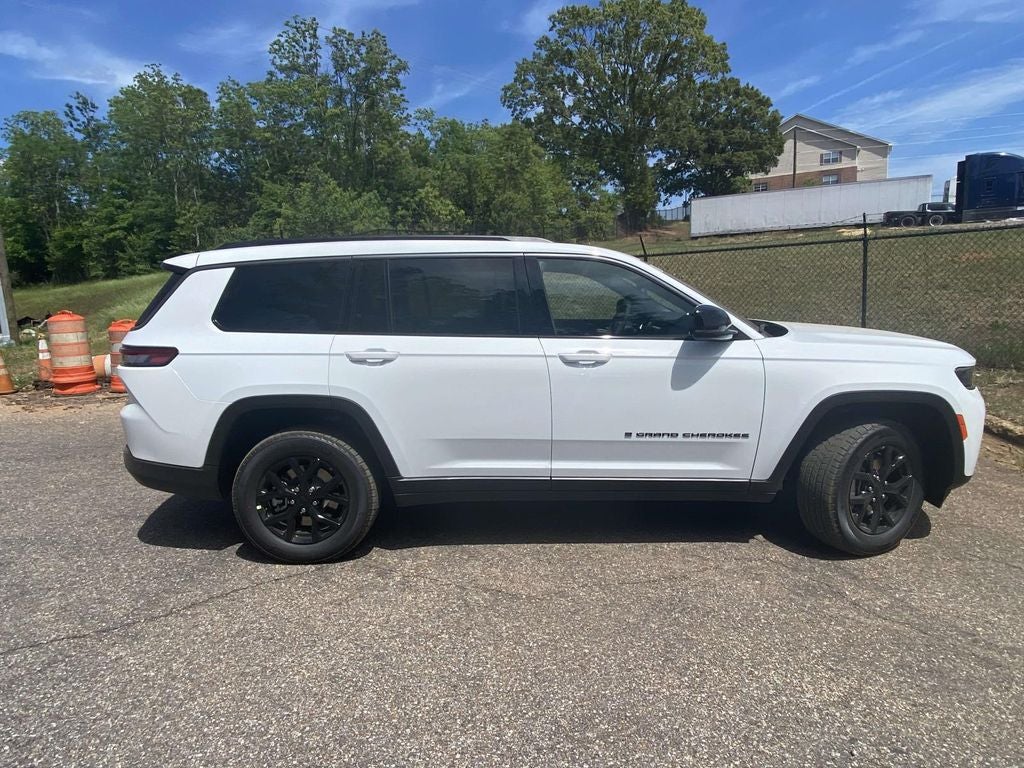 2026 Jeep Grand Cherokee GRAND CHEROKEE L LAREDO ALTITUDE 4X2