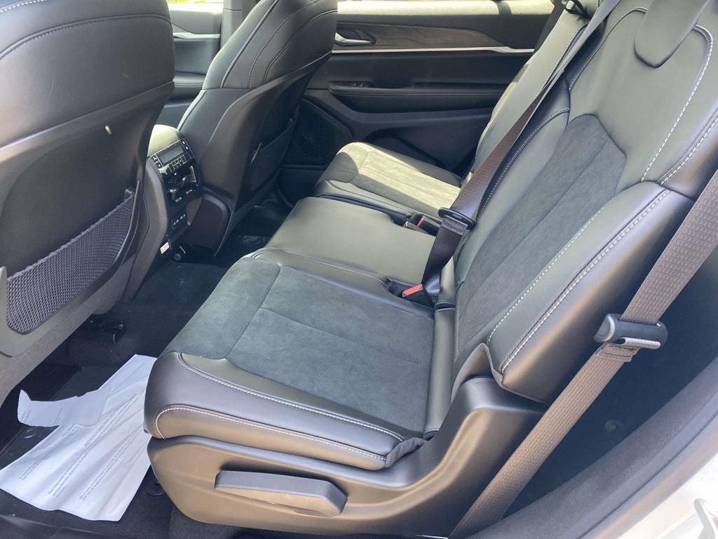 2026 Jeep Grand Cherokee GRAND CHEROKEE L LAREDO ALTITUDE 4X2