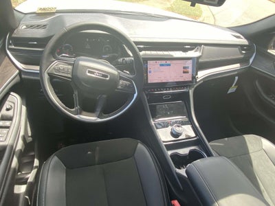 2026 Jeep Grand Cherokee GRAND CHEROKEE L LAREDO ALTITUDE 4X2