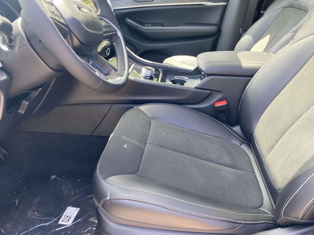 2026 Jeep Grand Cherokee GRAND CHEROKEE L LAREDO ALTITUDE 4X2