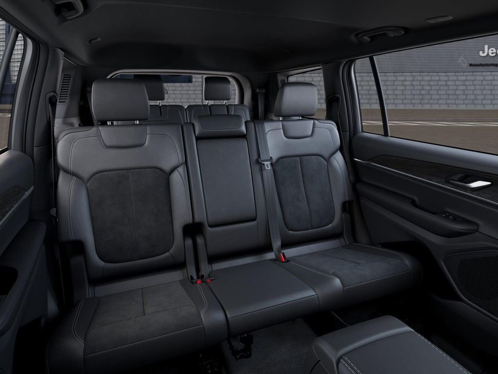 2026 Jeep Grand Cherokee GRAND CHEROKEE L LAREDO ALTITUDE 4X2