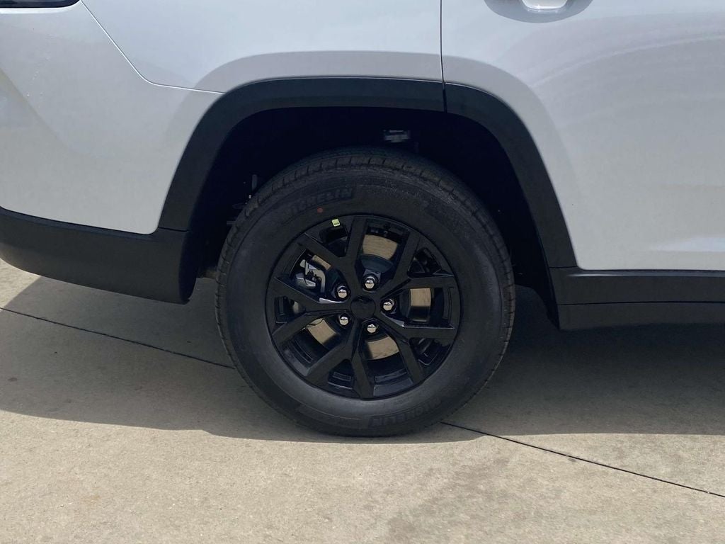 2026 Jeep Grand Cherokee GRAND CHEROKEE L LAREDO ALTITUDE 4X2