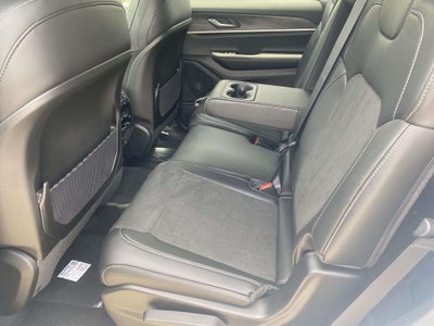 2026 Jeep Grand Cherokee GRAND CHEROKEE L LAREDO ALTITUDE 4X2