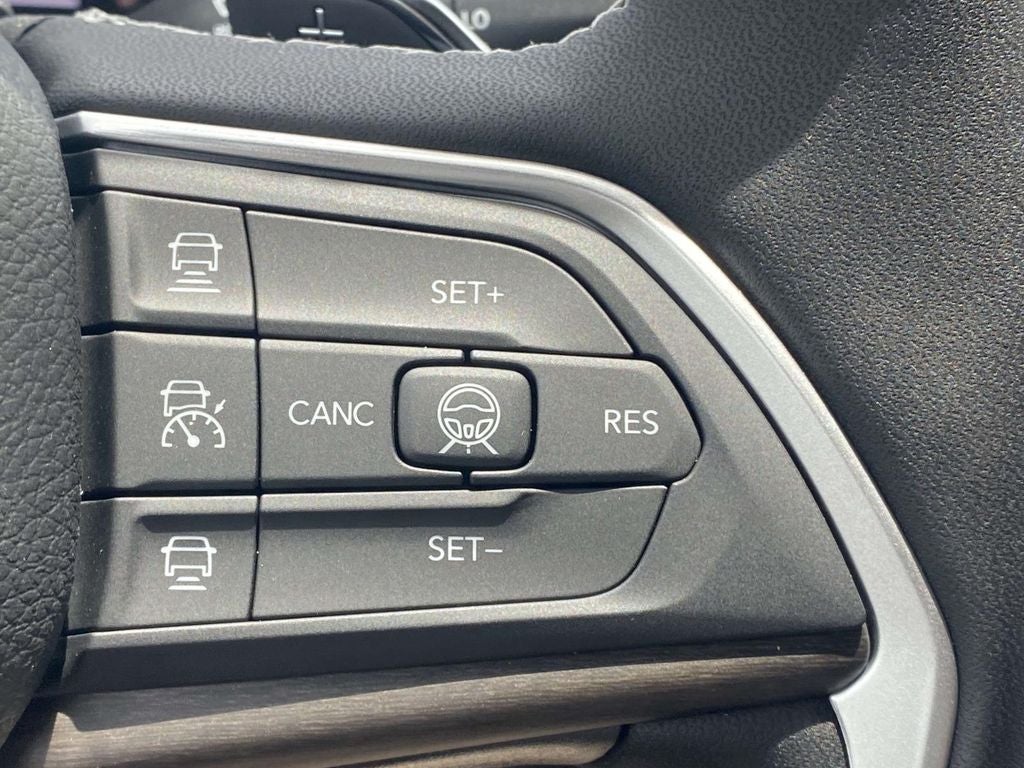 2026 Jeep Grand Cherokee GRAND CHEROKEE L LAREDO ALTITUDE 4X2