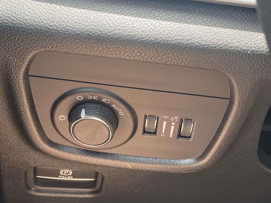 2026 Jeep Grand Cherokee GRAND CHEROKEE L LAREDO ALTITUDE 4X2