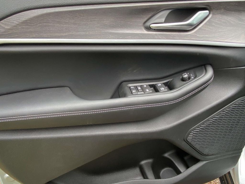 2026 Jeep Grand Cherokee GRAND CHEROKEE L LAREDO ALTITUDE 4X2