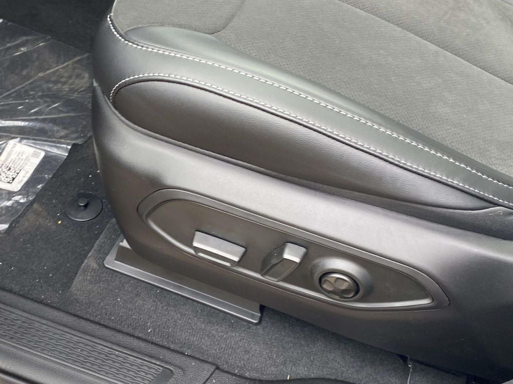2026 Jeep Grand Cherokee GRAND CHEROKEE L LAREDO ALTITUDE 4X2