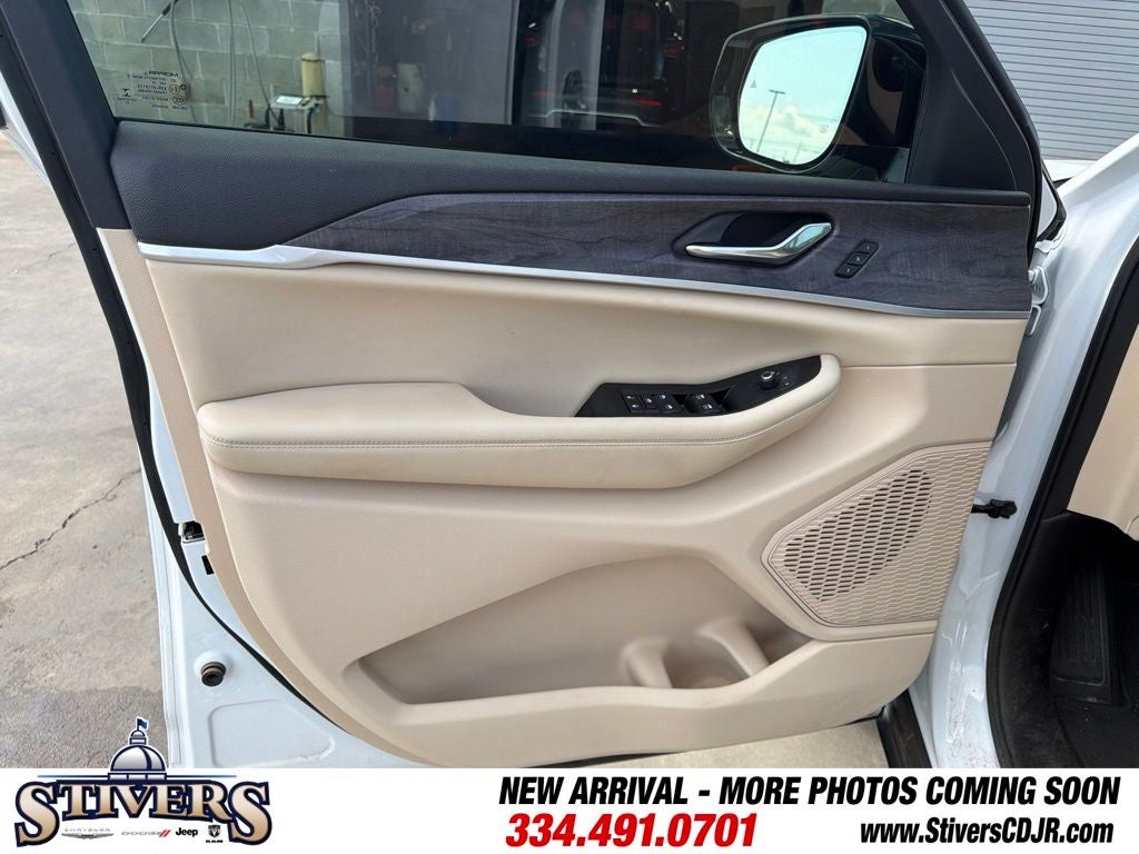 2023 Jeep Grand Cherokee L Limited 4x2