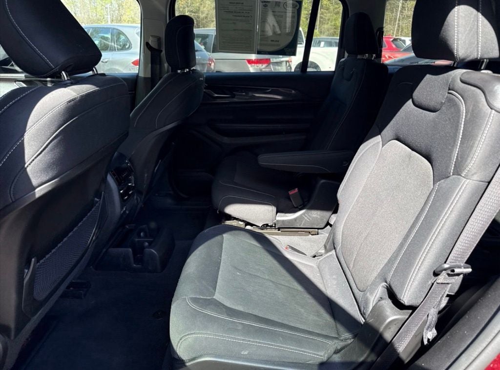 2023 Jeep Grand Cherokee L Laredo 4x4