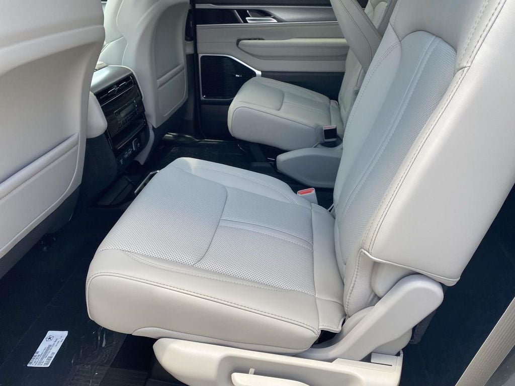 2026 Jeep Grand Wagoneer GRAND WAGONEER L LIMITED RESERVE 4X4