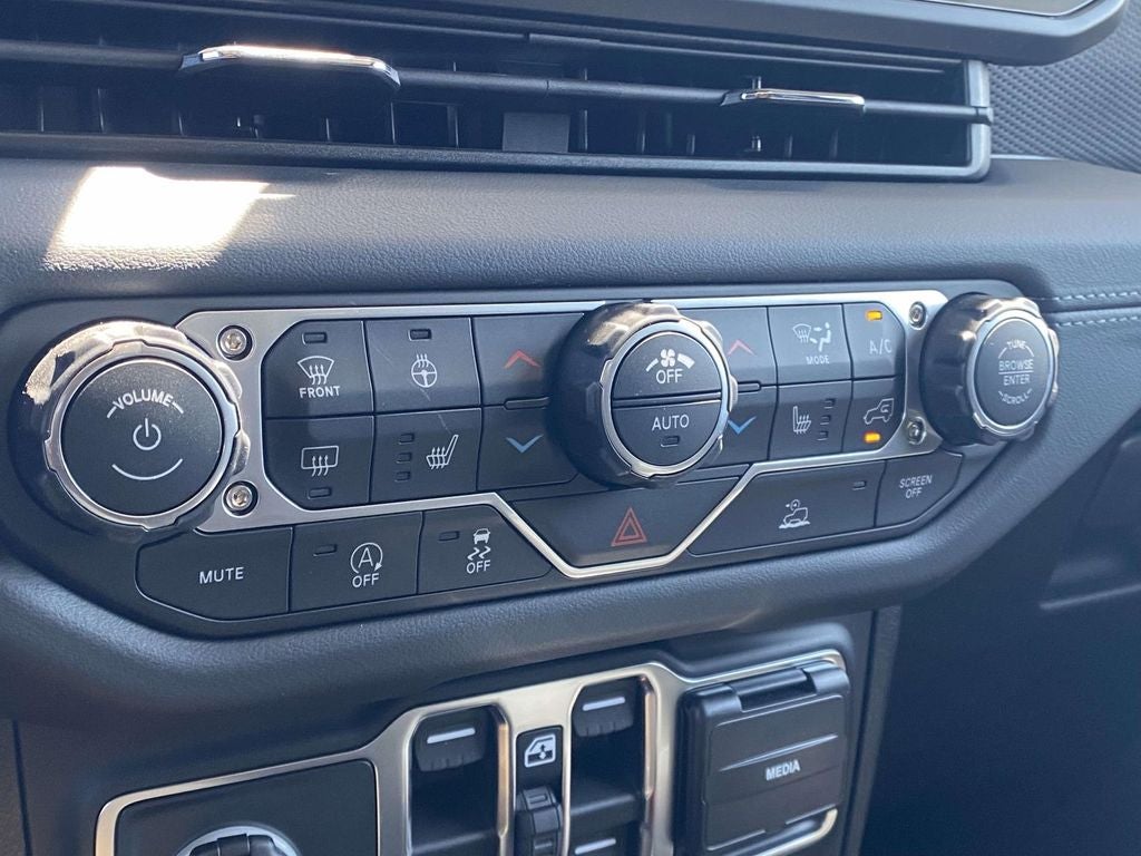 2026 Jeep Gladiator GLADIATOR SHADOW OPS 4X4