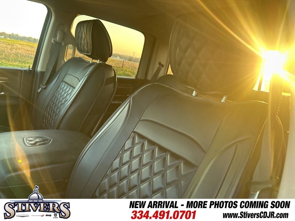 2017 RAM 1500 Laramie Crew Cab 4x4 5'7' Box