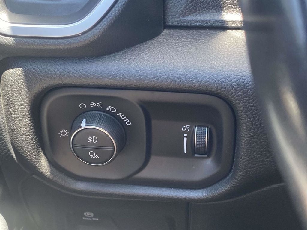 2022 RAM 1500 Big Horn Quad Cab 4x2 6'4' Box