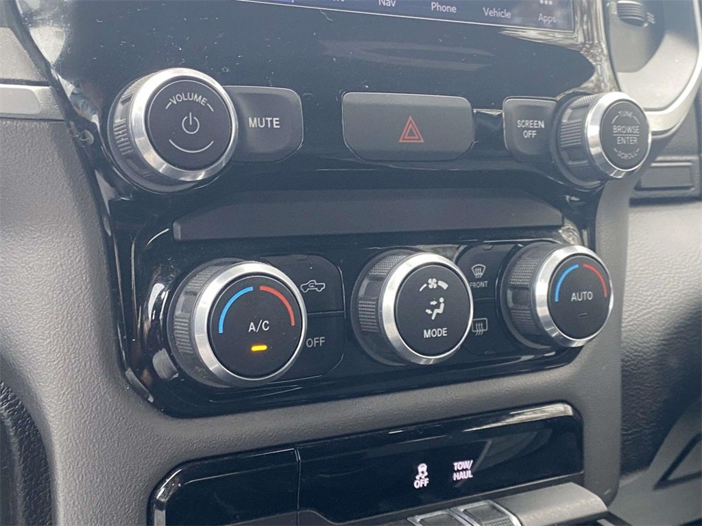 2022 RAM 1500 Big Horn Crew Cab 4x2 5'7' Box