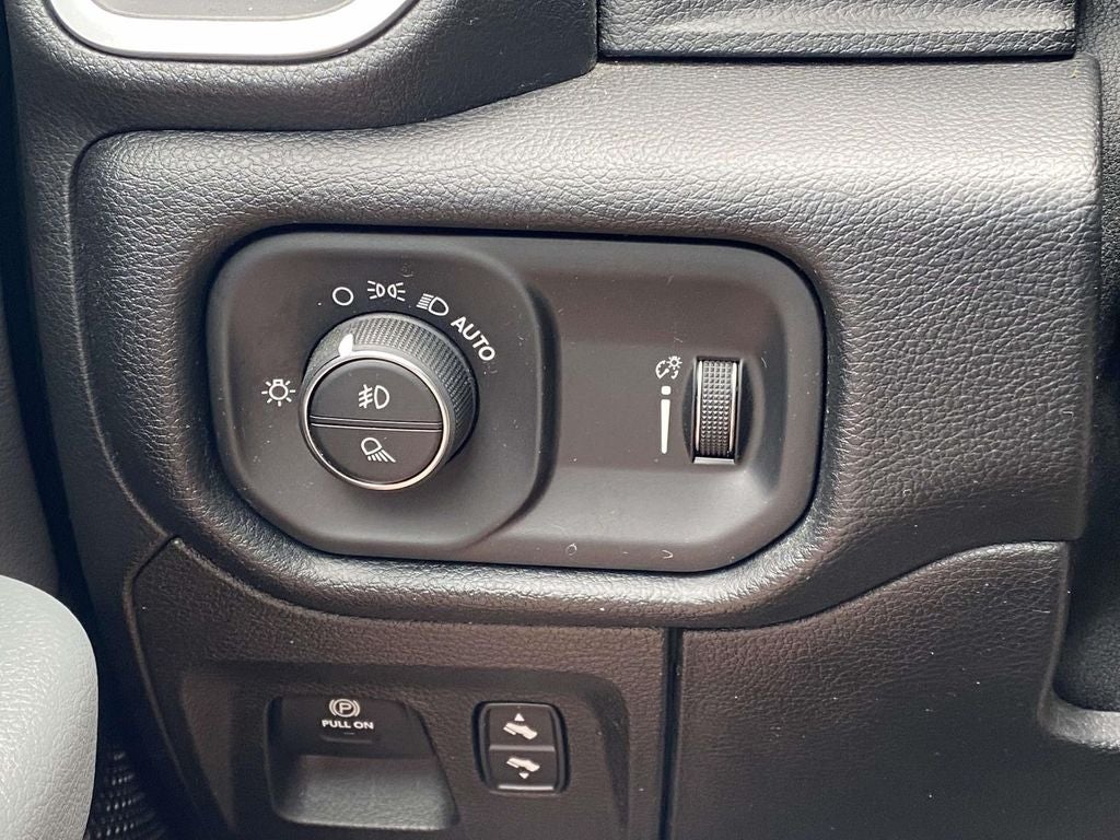 2021 RAM 1500 Big Horn Crew Cab 4x2 5'7' Box