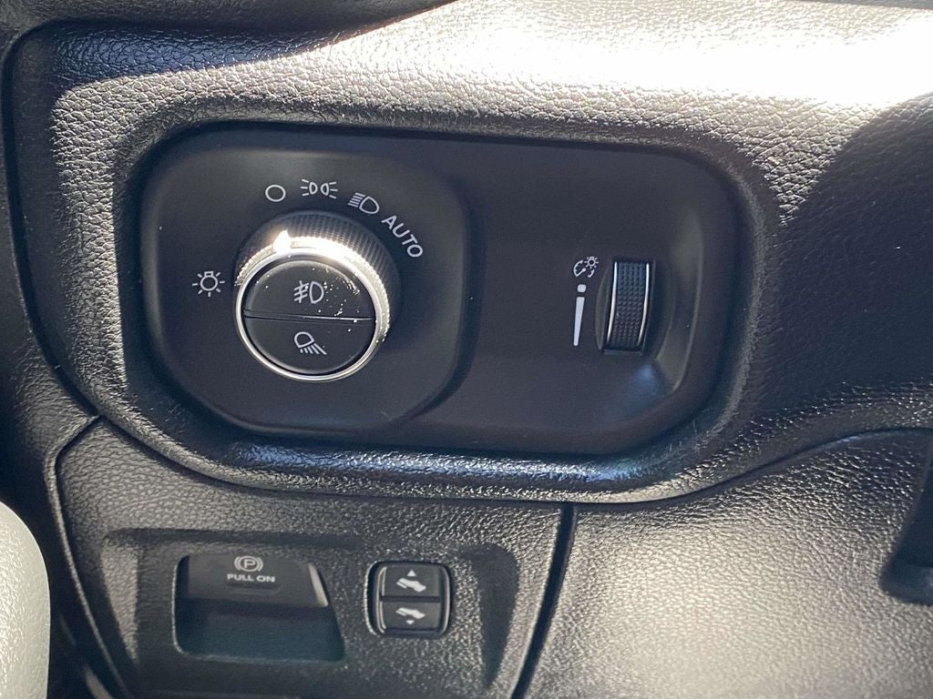 2021 RAM 1500 Big Horn Crew Cab 4x2 5'7' Box