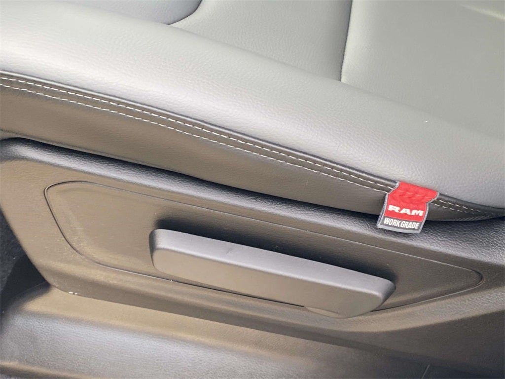 2026 RAM Ram 1500 RAM 1500 TRADESMAN CREW CAB 4X2 6'4' BOX